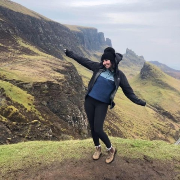 Meet your Posher, Liz - Picture 1 of 1